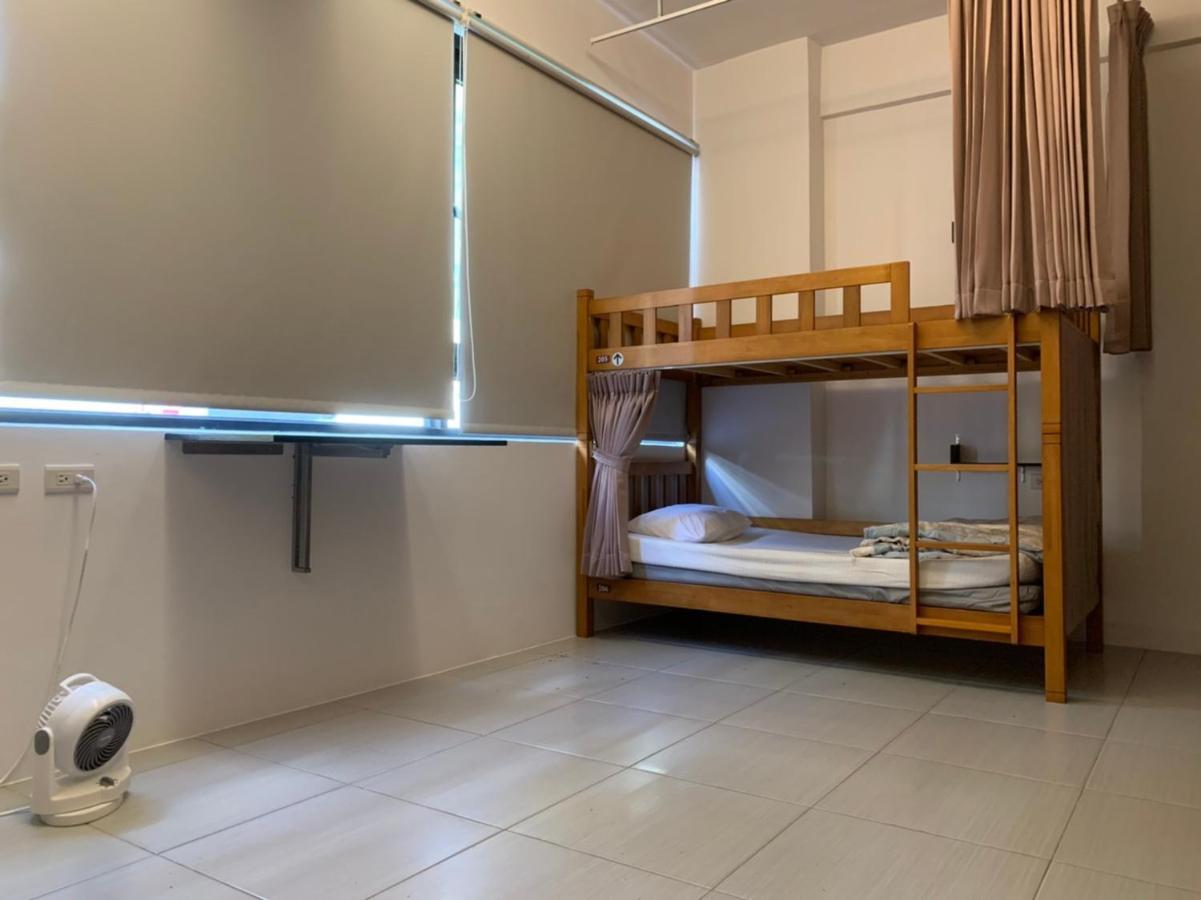Backpacker 41 Hostel - Taichung Exterior photo