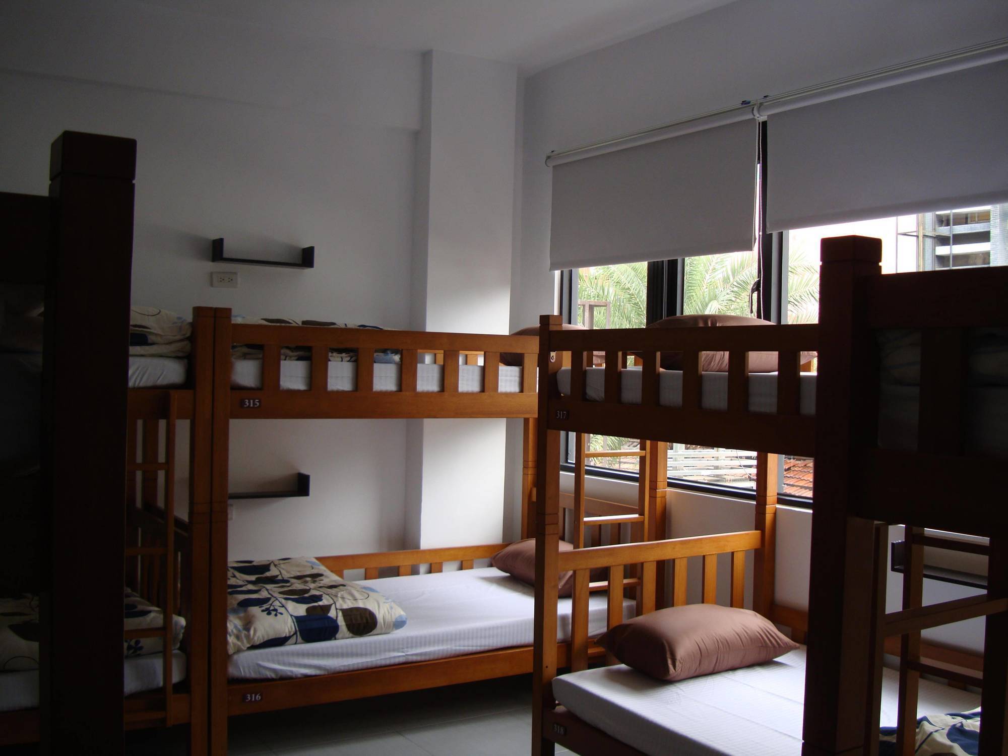 Backpacker 41 Hostel - Taichung Exterior photo