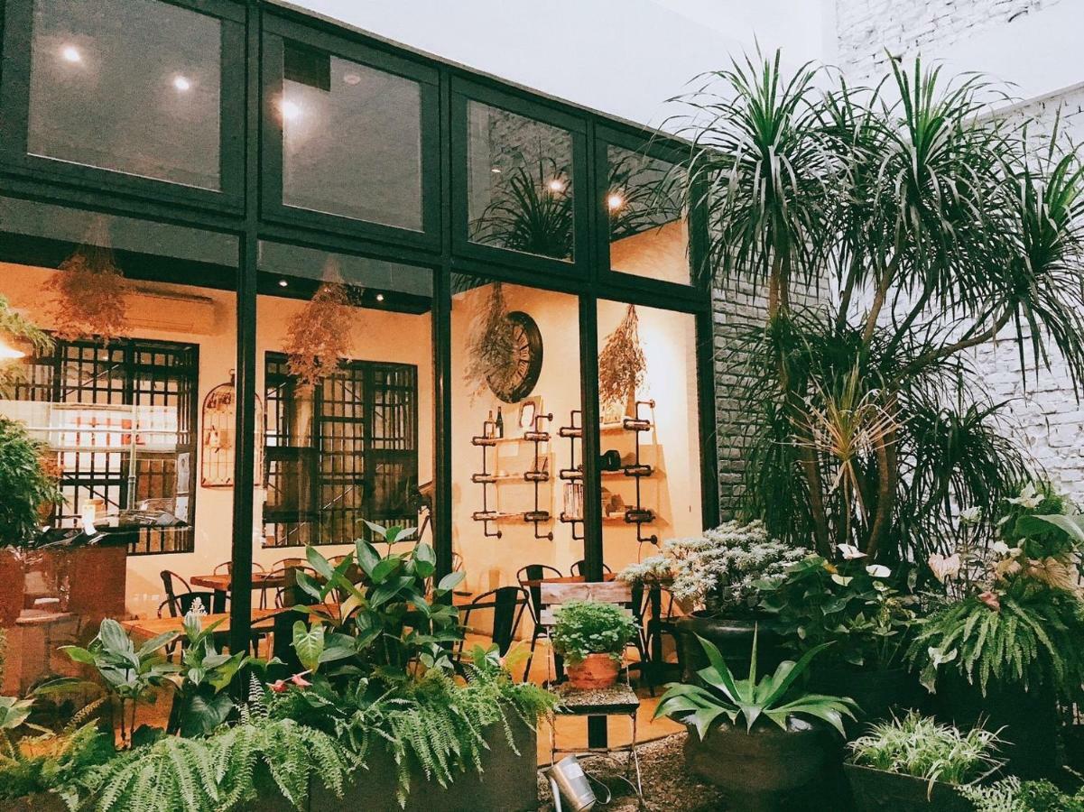 Backpacker 41 Hostel - Taichung Exterior photo