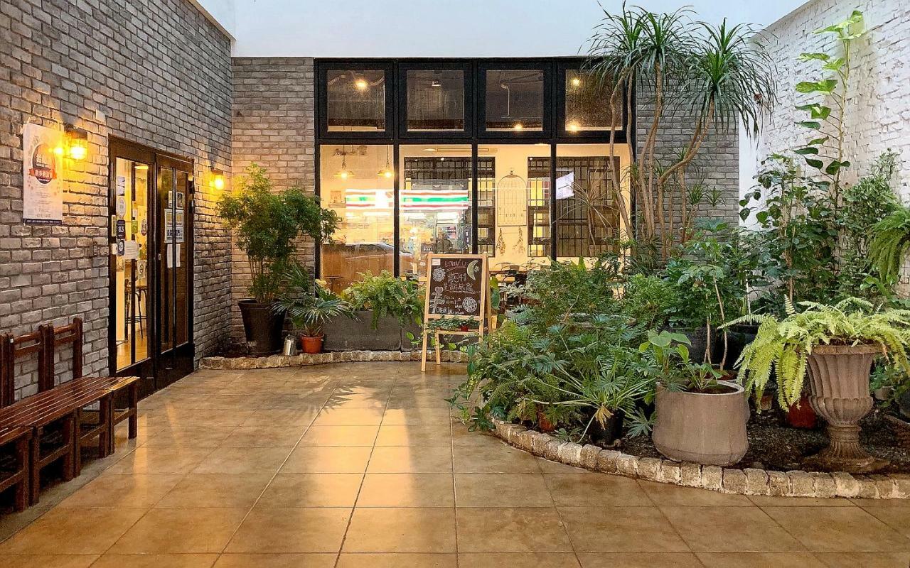 Backpacker 41 Hostel - Taichung Exterior photo